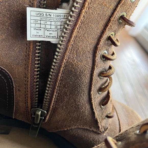 Women’s Winter Ugg Boots - Picture 2 of 4